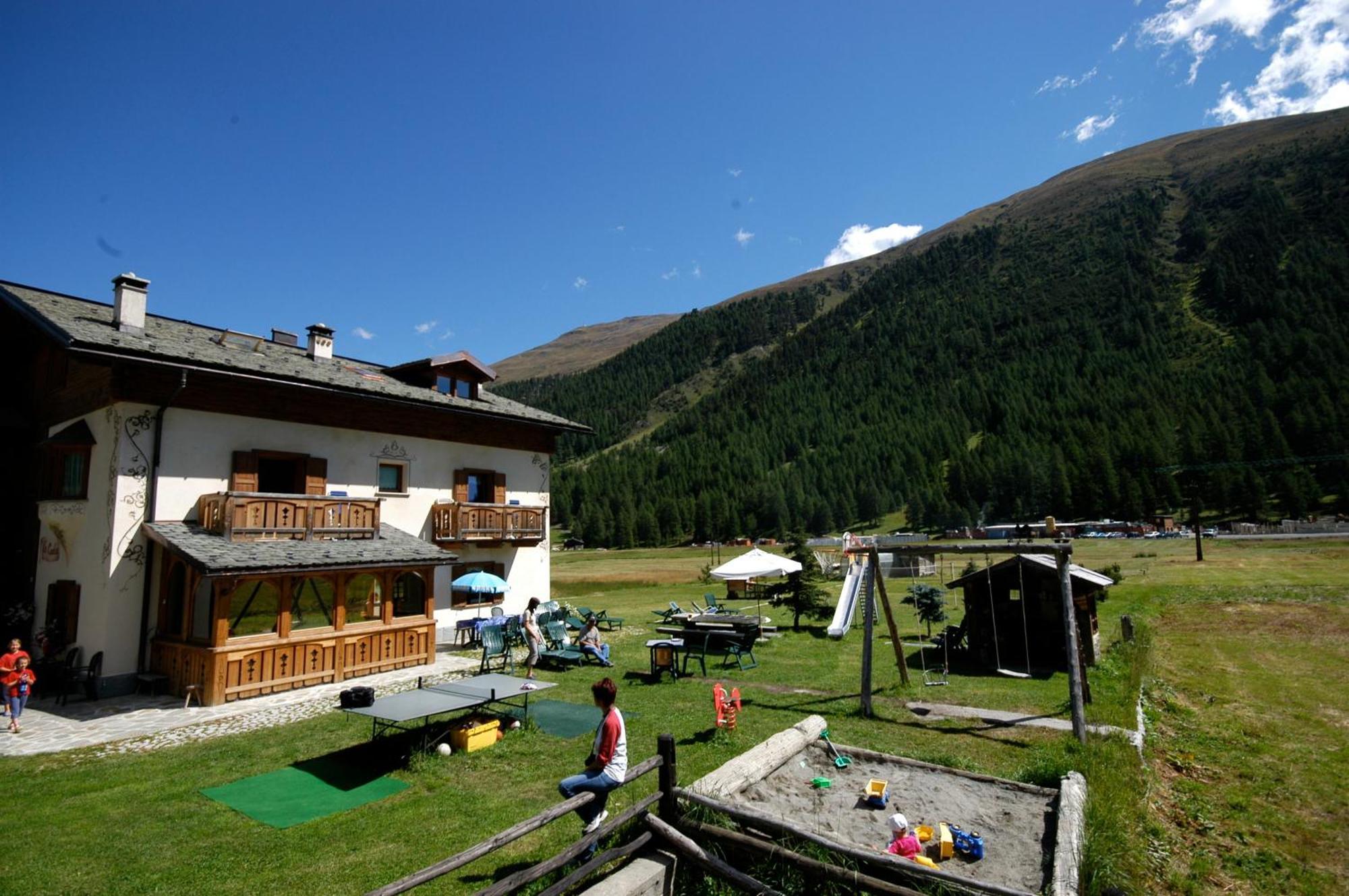 Art Apartments Casa Lapis Livigno Eksteriør billede